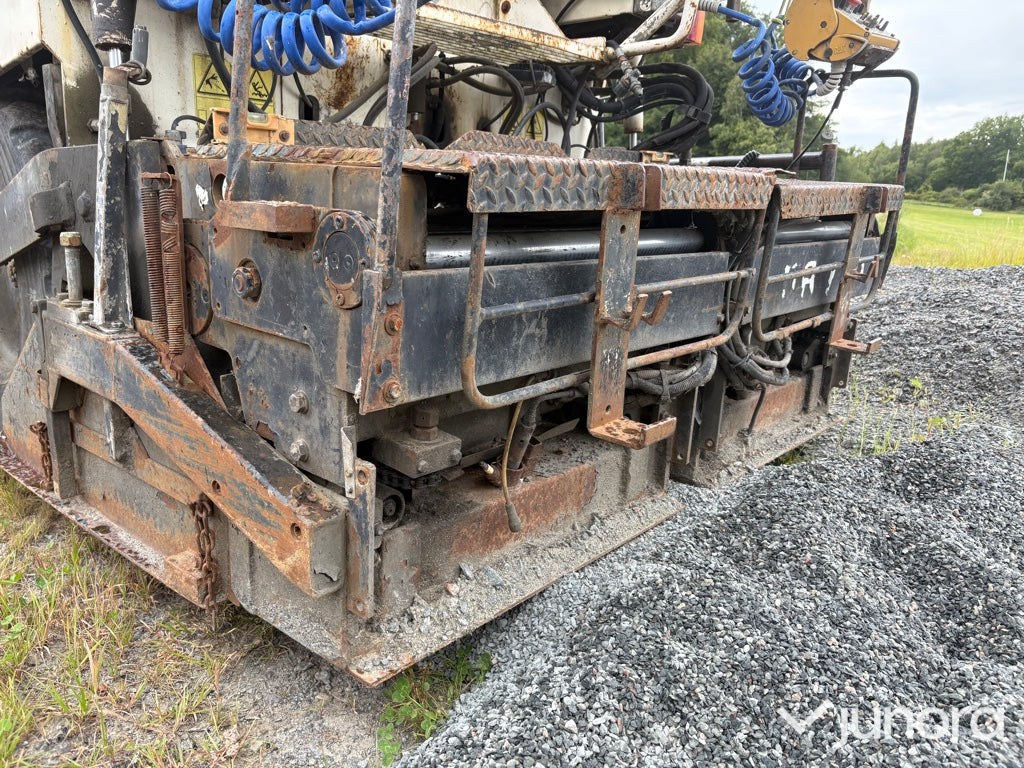 Asfaltsläggare Caterpillar BB730