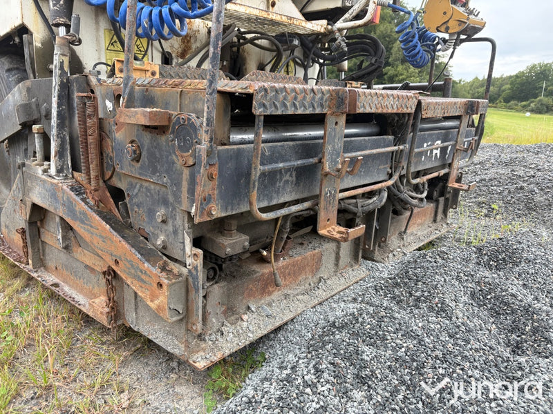 Asfaltsläggare Caterpillar BB730