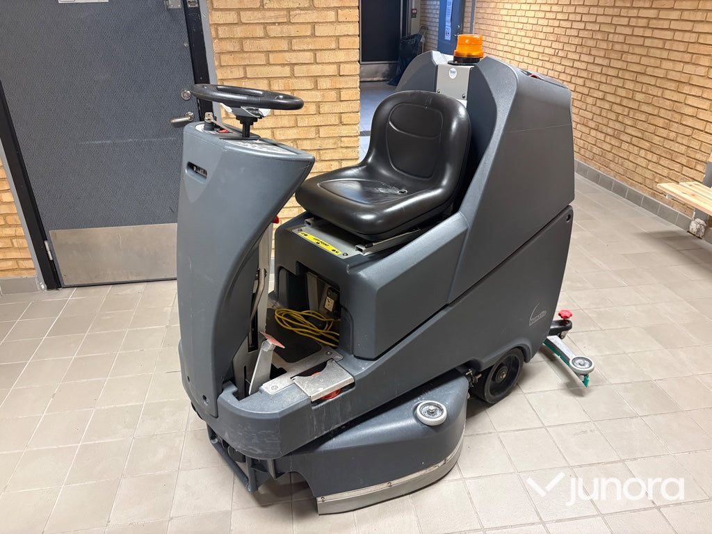 Skurmaskin - Numatic TTV678 G/300T