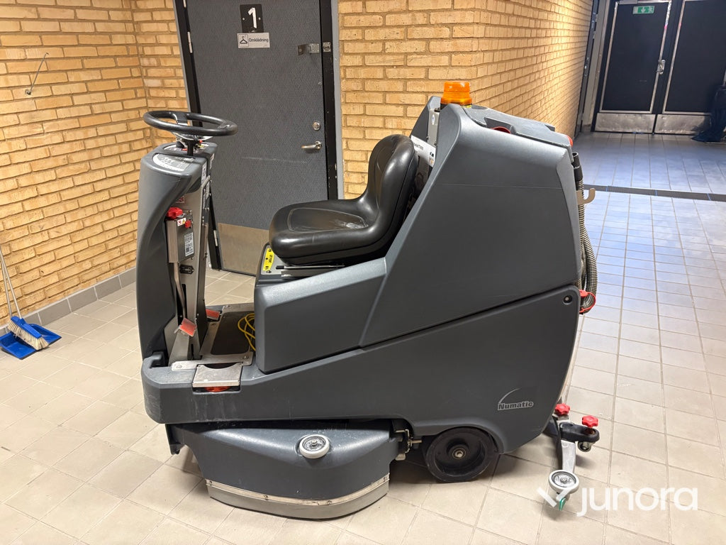 Skurmaskin - Numatic TTV678 G/300T