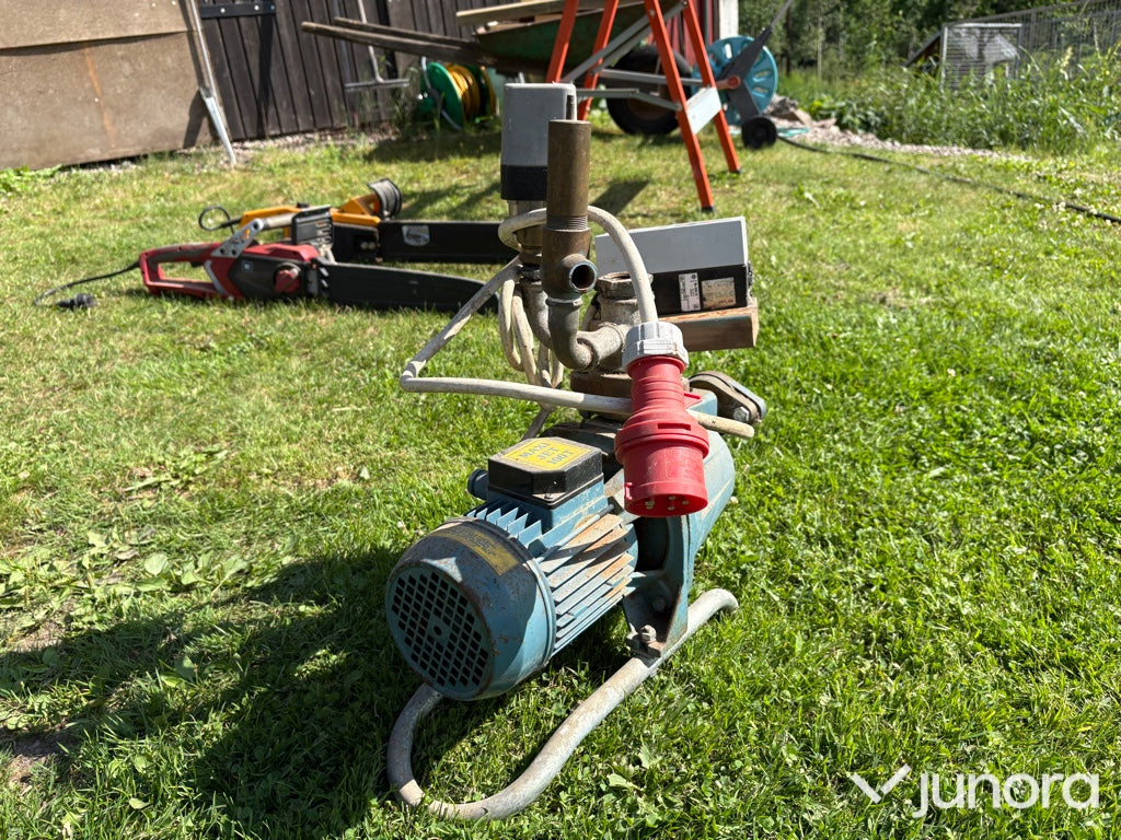 Komplett vattenpump med motor