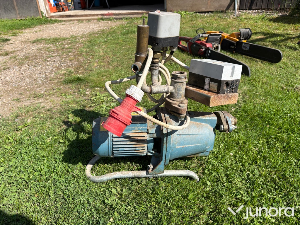 Komplett vattenpump med motor