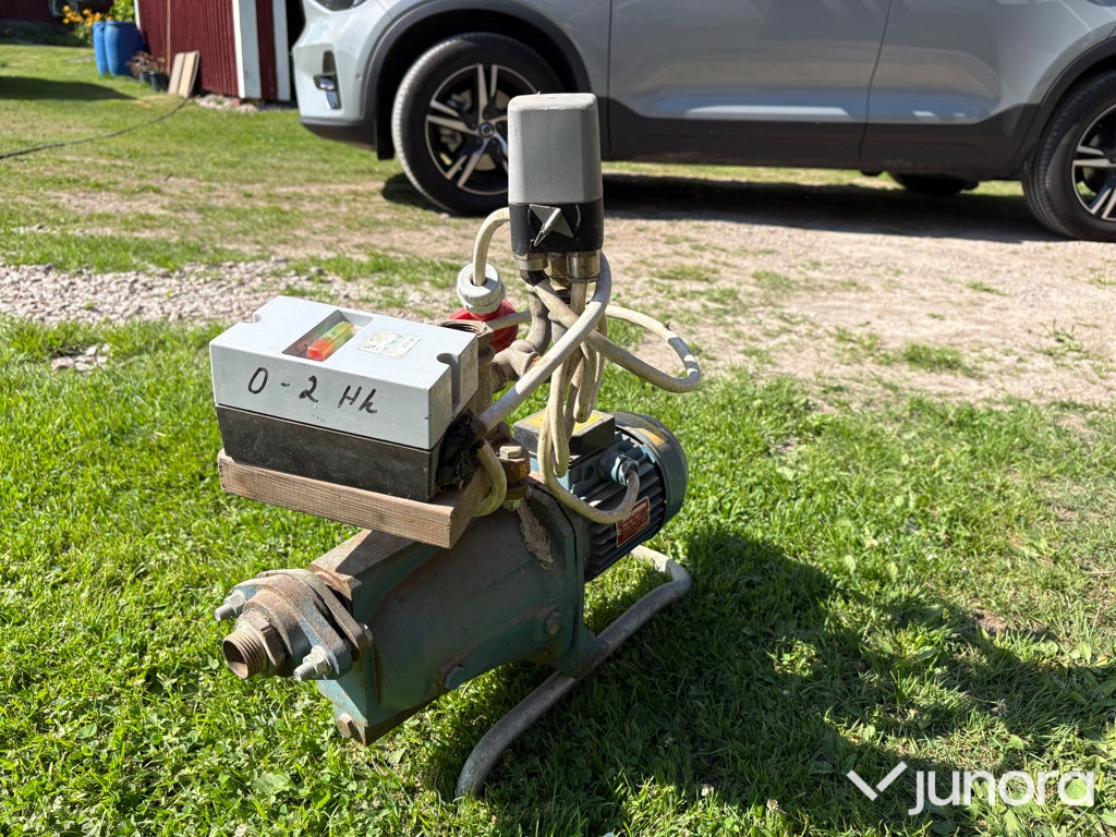 Komplett vattenpump med motor