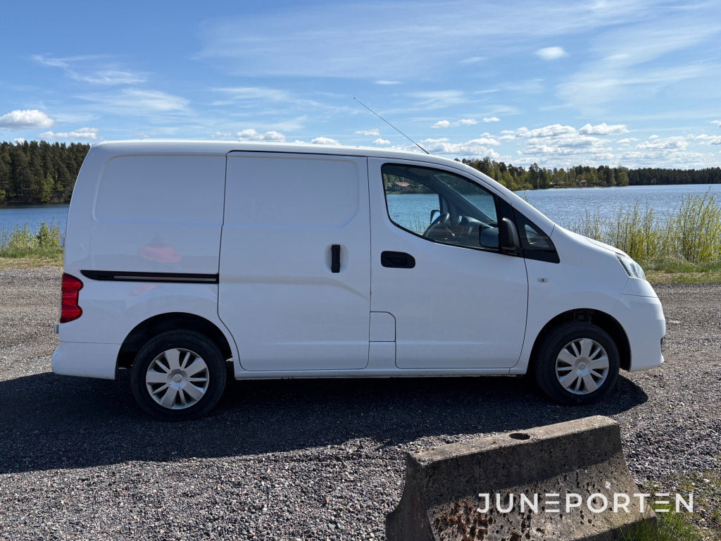Transportbil Nissan NV200