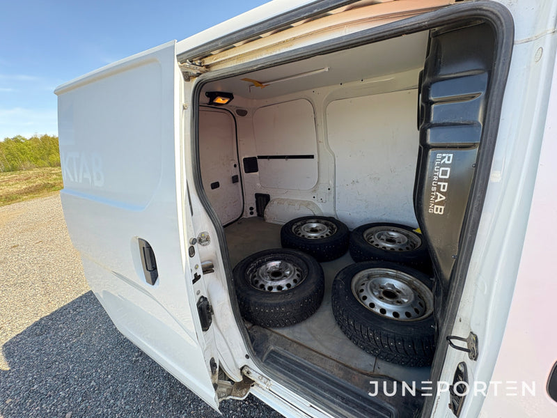 Transportbil Nissan NV200
