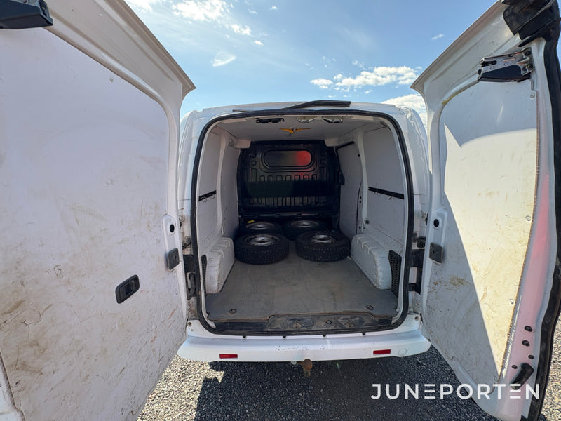 Transportbil Nissan NV200