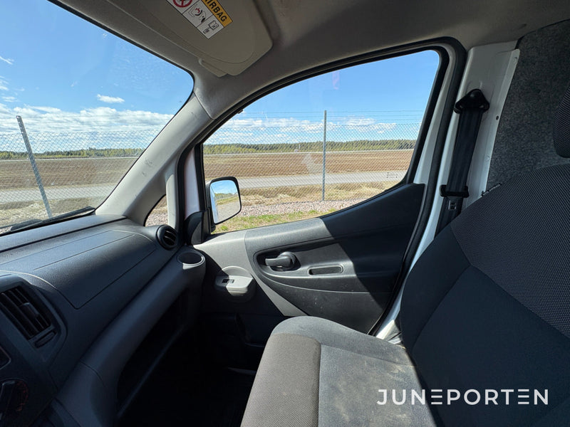 Transportbil Nissan NV200