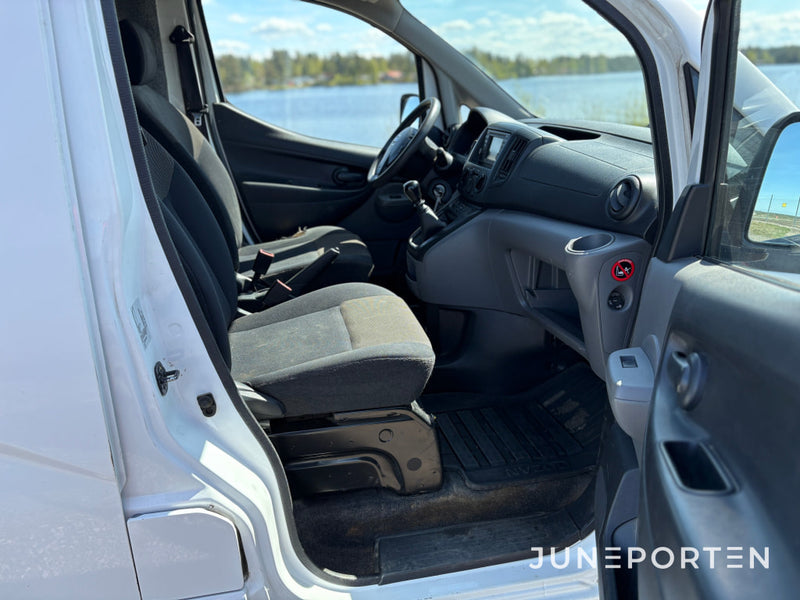 Transportbil Nissan NV200