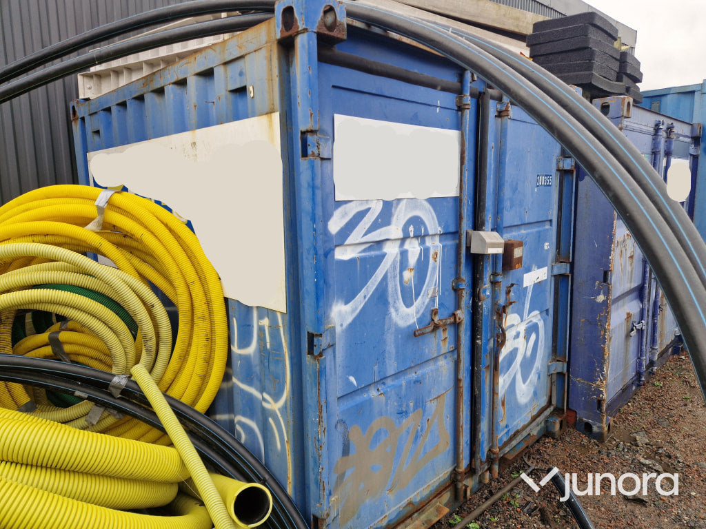 Container 8 fot – med hyllor och elcentral