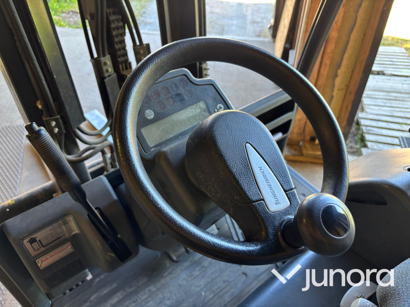 Motviktstruck Jungheinrich EFG 213
