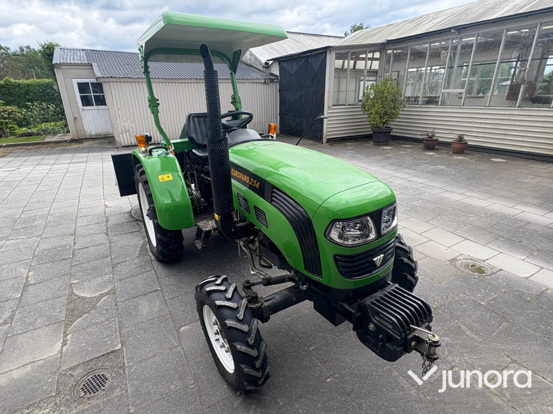 Traktor Europard 254