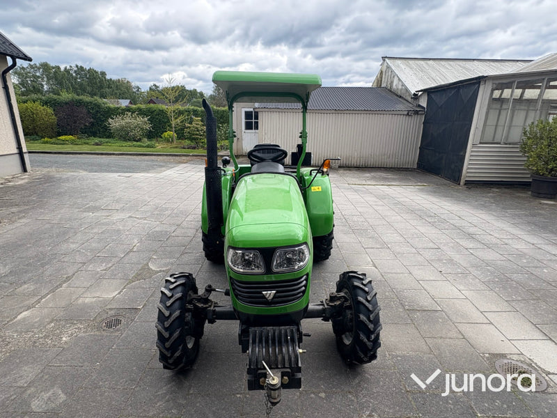 Traktor Europard 254