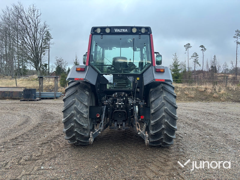 Traktor - Valtra Valmet 6550-4 Hi-Tech, med lastare