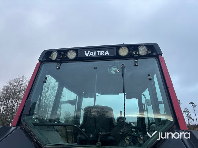 Traktor - Valtra Valmet 6550-4 Hi-Tech, med lastare