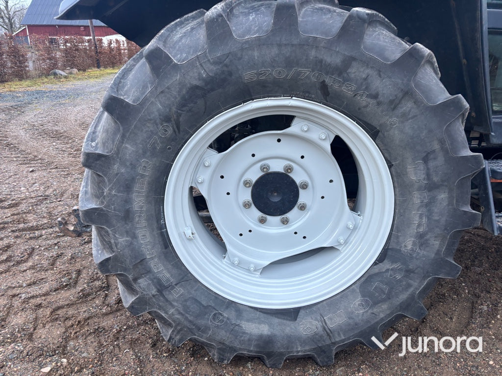 Traktor - Valtra Valmet 6550-4 Hi-Tech, med lastare