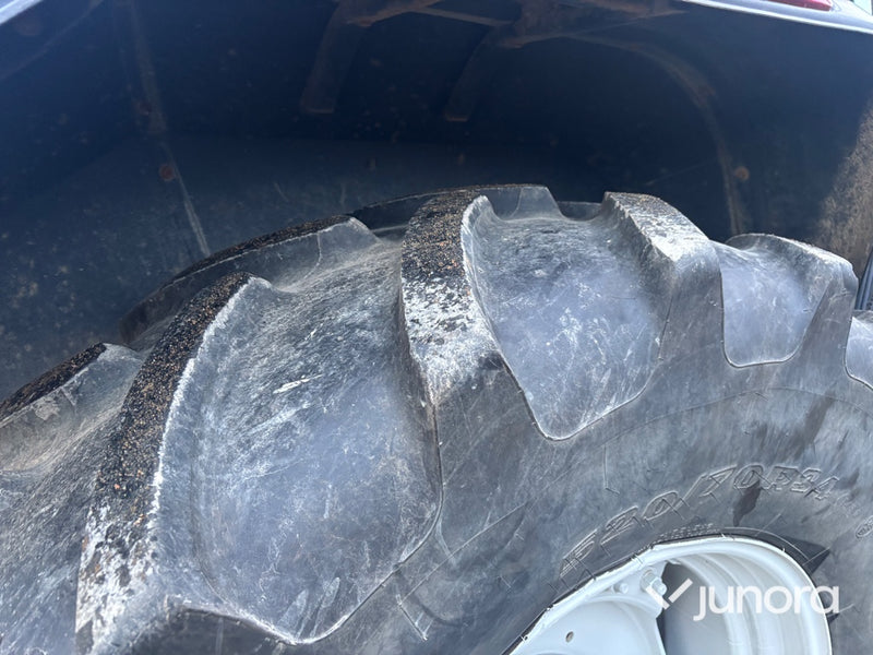 Traktor - Valtra Valmet 6550-4 Hi-Tech, med lastare