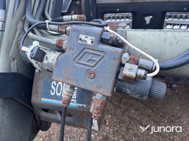 Traktor - Valtra Valmet 6550-4 Hi-Tech, med lastare