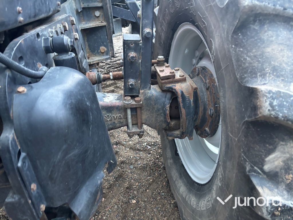Traktor - Valtra Valmet 6550-4 Hi-Tech, med lastare