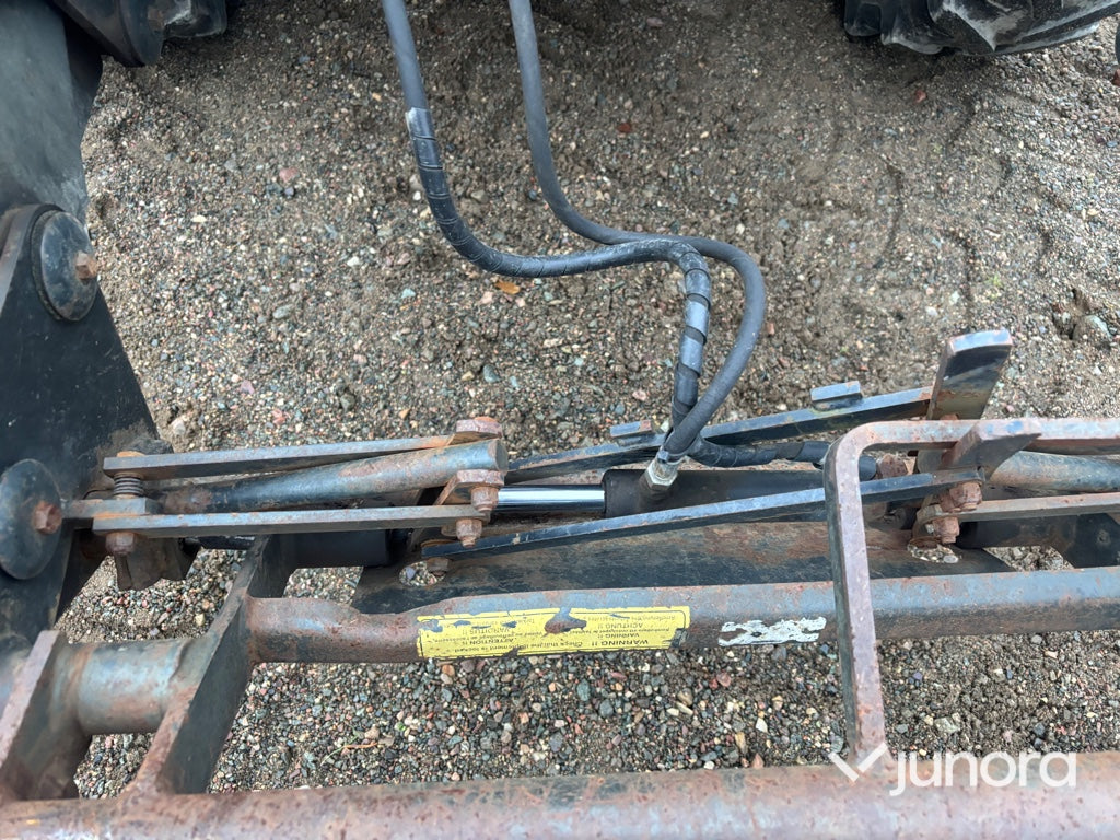 Traktor - Valtra Valmet 6550-4 Hi-Tech, med lastare