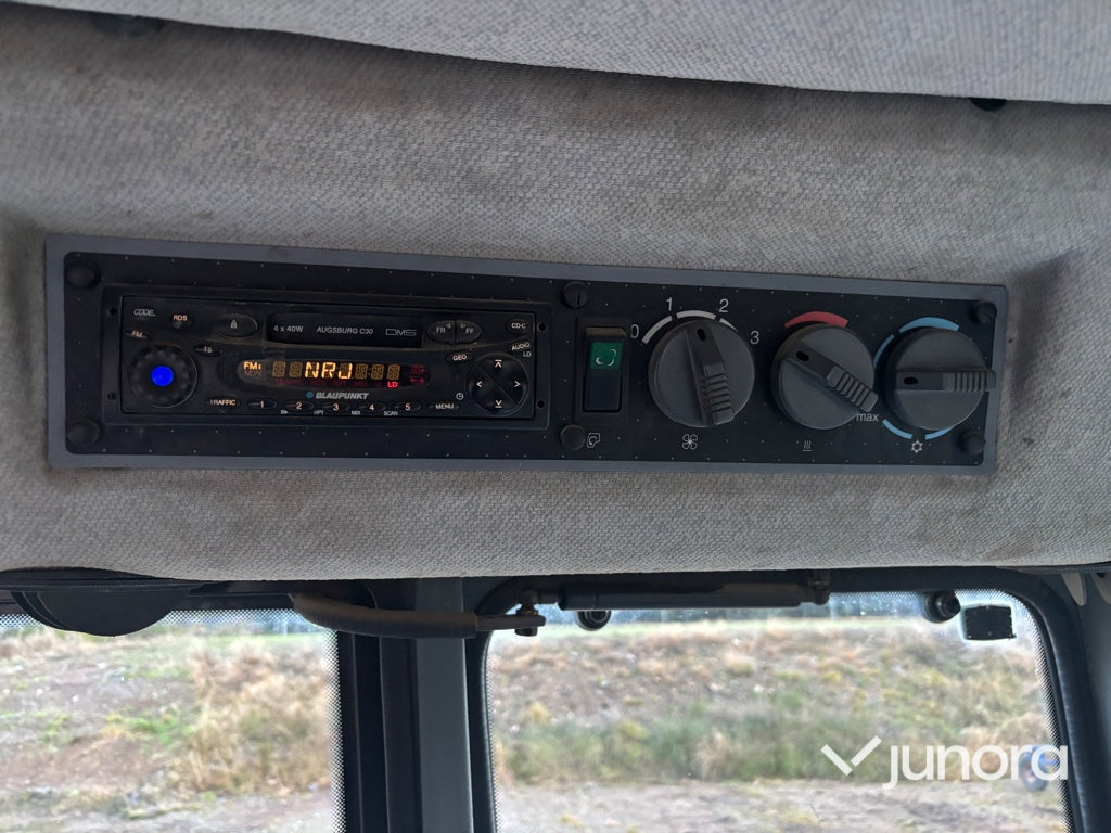 Traktor - Valtra Valmet 6550-4 Hi-Tech, med lastare