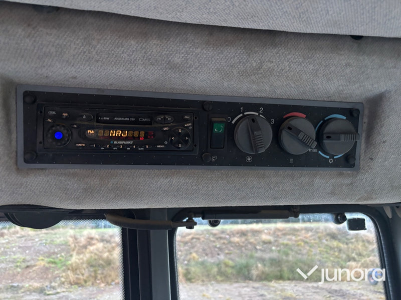 Traktor - Valtra Valmet 6550-4 Hi-Tech, med lastare