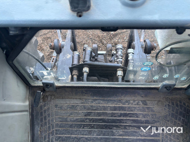 Traktor - Valtra Valmet 6550-4 Hi-Tech, med lastare