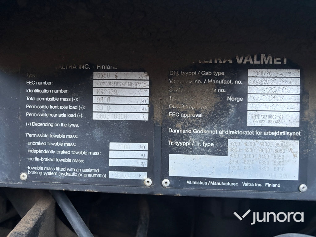 Traktor - Valtra Valmet 6550-4 Hi-Tech, med lastare
