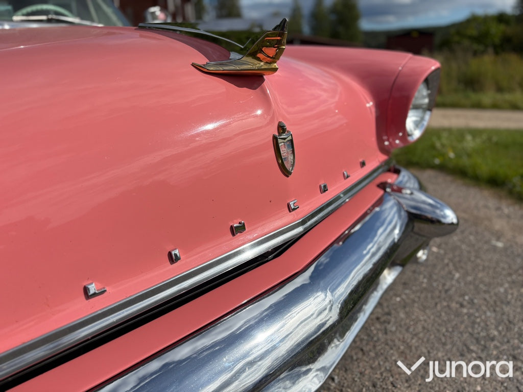 Lincoln Capri -55 ( George Barris )