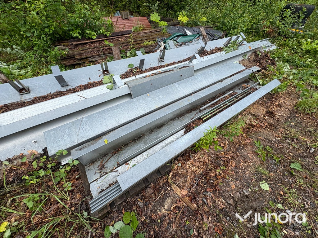 Falldörr/Rullport omonterad  Agrotel 14 × 5 m