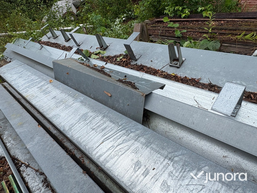 Falldörr/Rullport omonterad  Agrotel 14 × 5 m