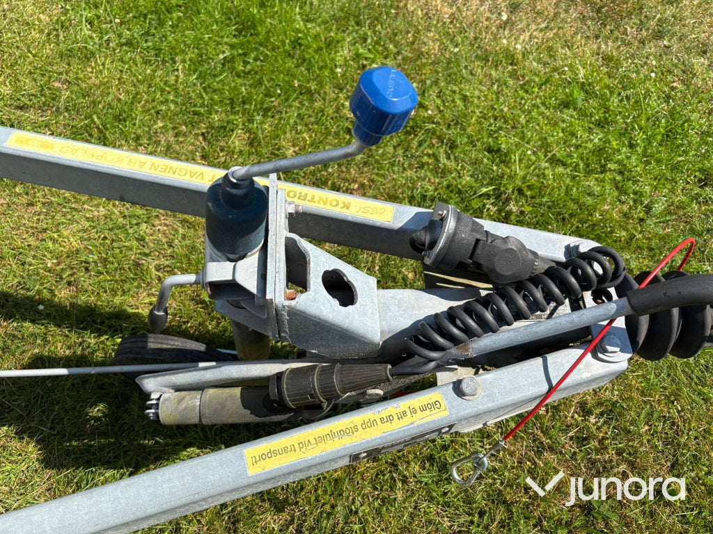 Släpvagn med kåpa och lucka Thule CV 100032