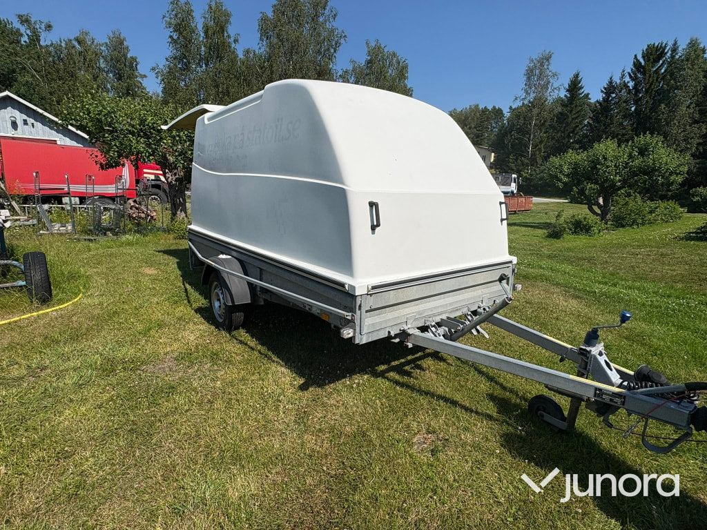 Släpvagn med kåpa och lucka Thule CV 100032