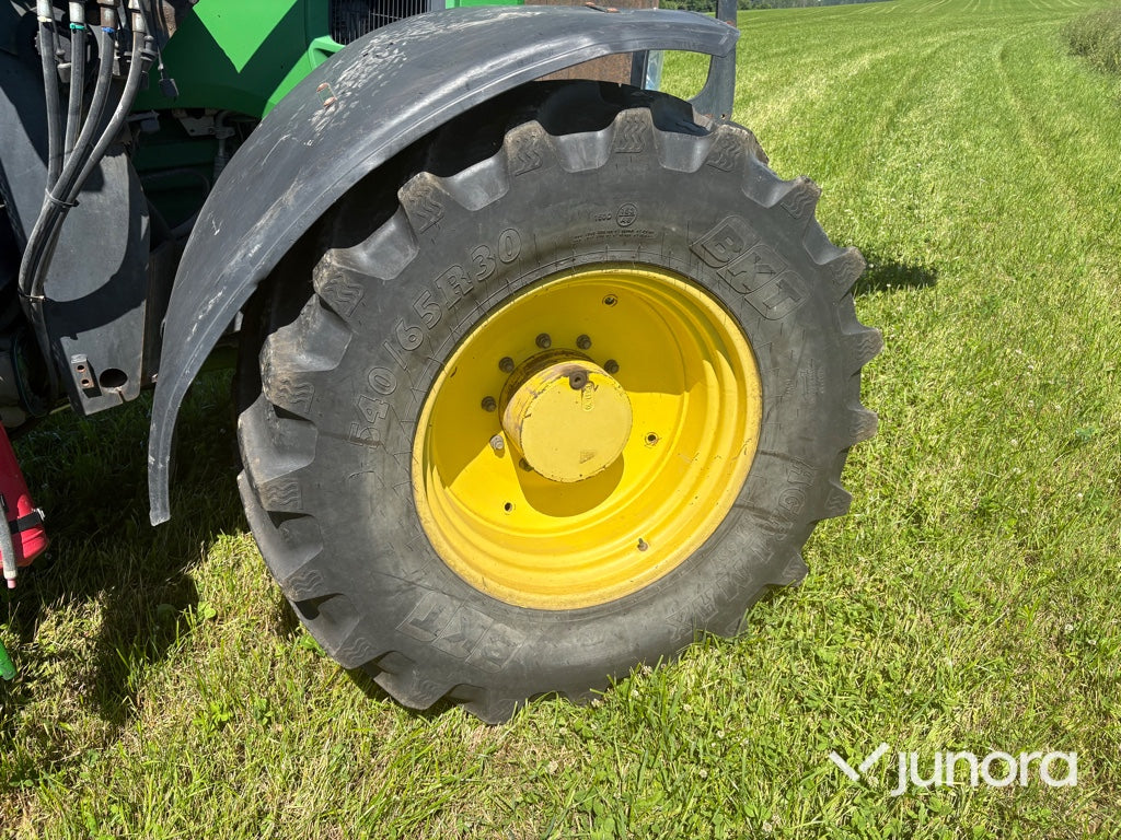 Traktor - John Deere 7530 med Quicke Q75-lastare