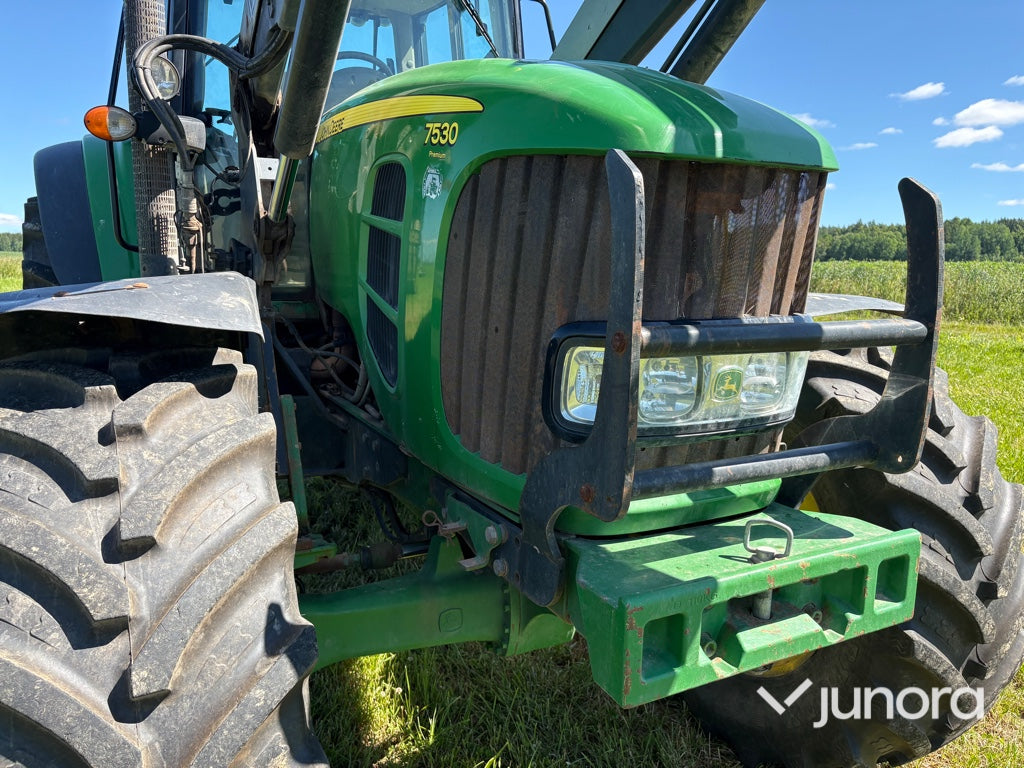 Traktor - John Deere 7530 med Quicke Q75-lastare