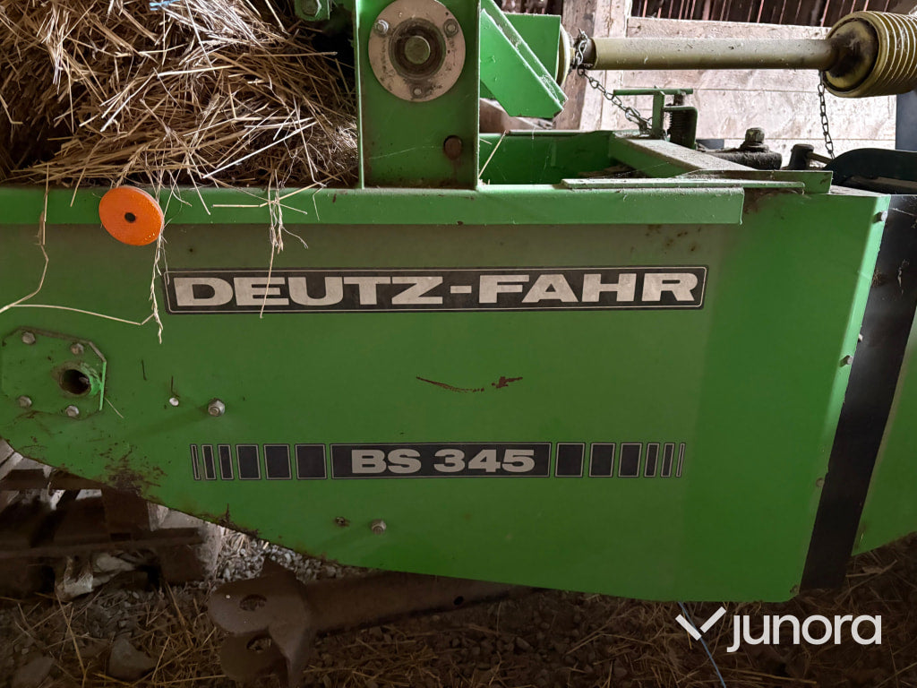 Småbalspress/Hårdpress DEUTZ FAHR HD 380 med balkastare DEUTZ FAHR BS 345