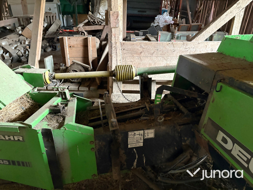 Småbalspress/Hårdpress DEUTZ FAHR HD 380 med balkastare DEUTZ FAHR BS 345
