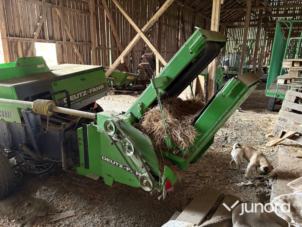 Småbalspress/Hårdpress DEUTZ FAHR HD 380 med balkastare DEUTZ FAHR BS 345