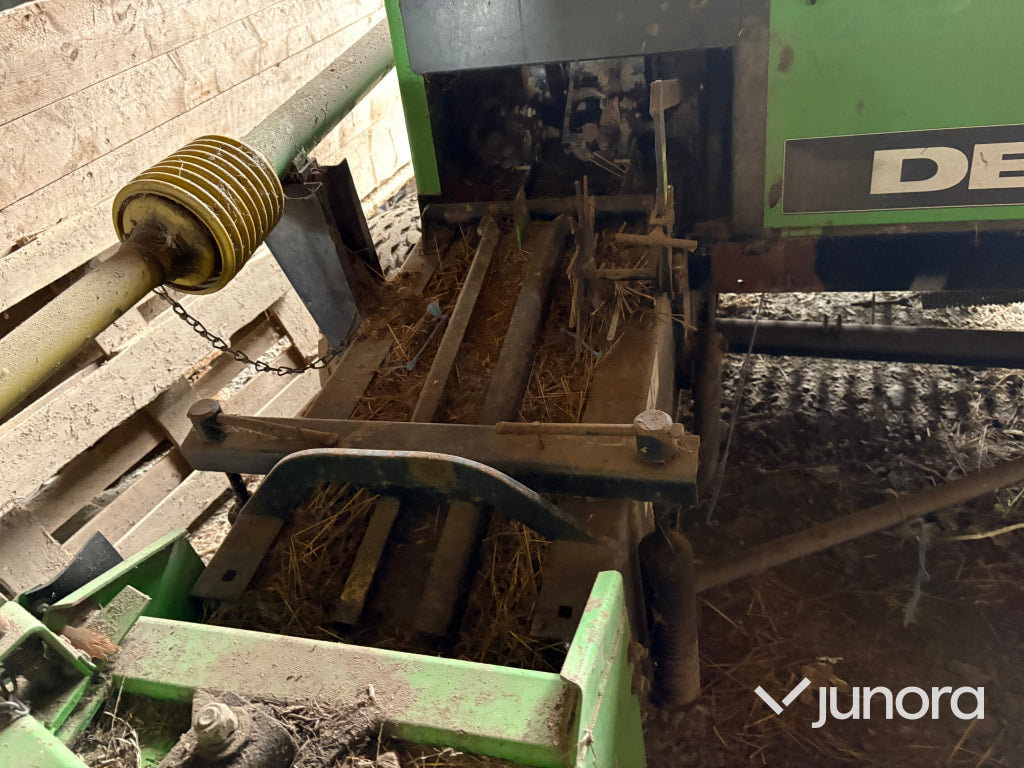Småbalspress/Hårdpress DEUTZ FAHR HD 380 med balkastare DEUTZ FAHR BS 345