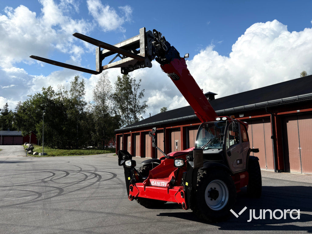 Teleskoplastare MANITOU  MT 1840 HA ST4 - flera tillbehör & redskap