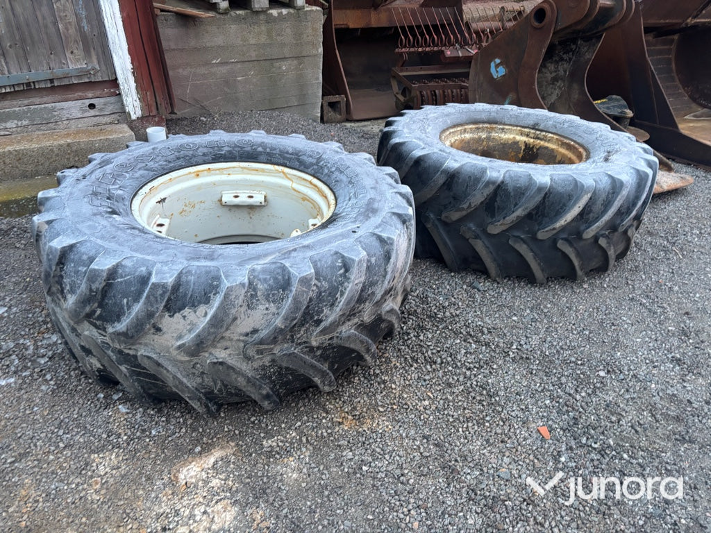 Traktordäck + Fälg - Firestone Radial 9000, 540/65 R 28
