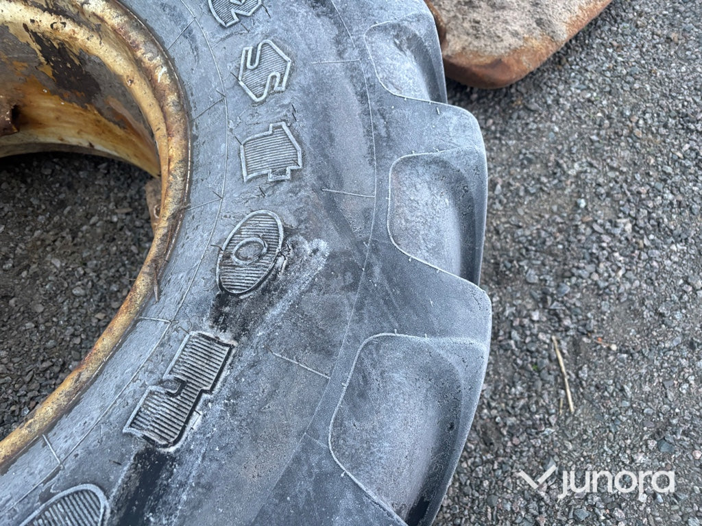 Traktordäck + Fälg - Firestone Radial 9000, 540/65 R 28
