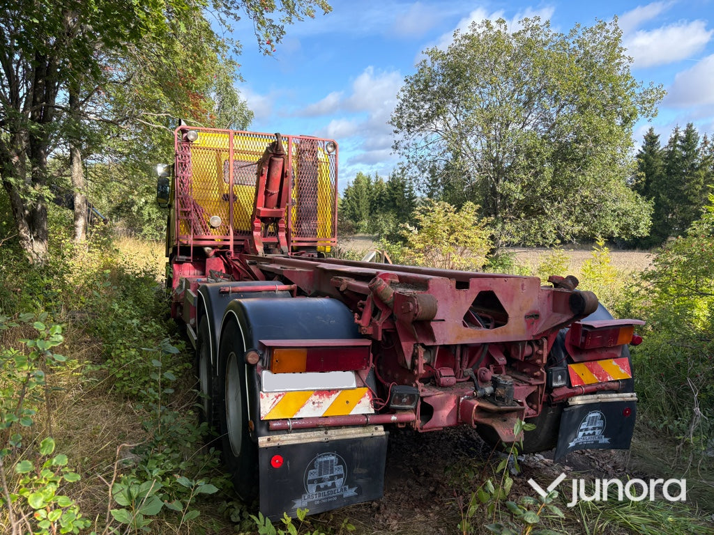 Lastbil Volvo F12 6X2