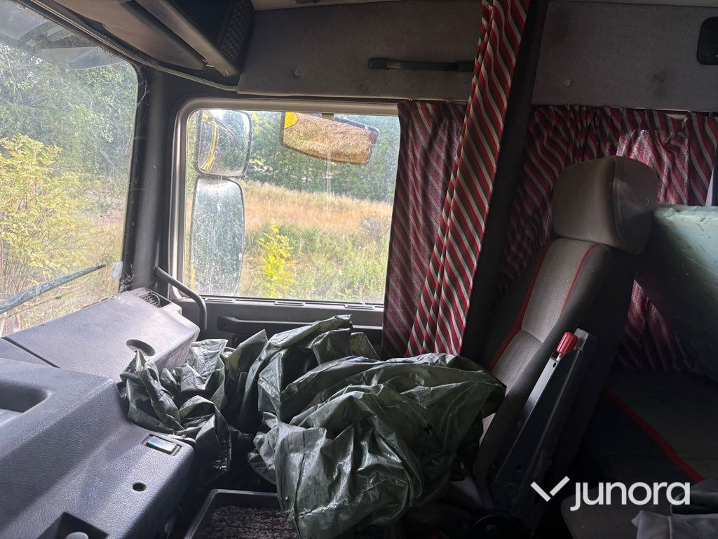 Lastbil Volvo F12 6X2