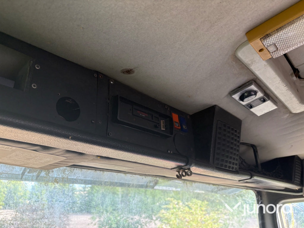 Lastbil Volvo F12 6X2