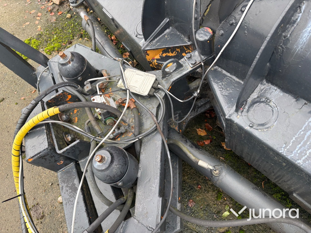 Hydraulisk vikplog Stora BM fäste