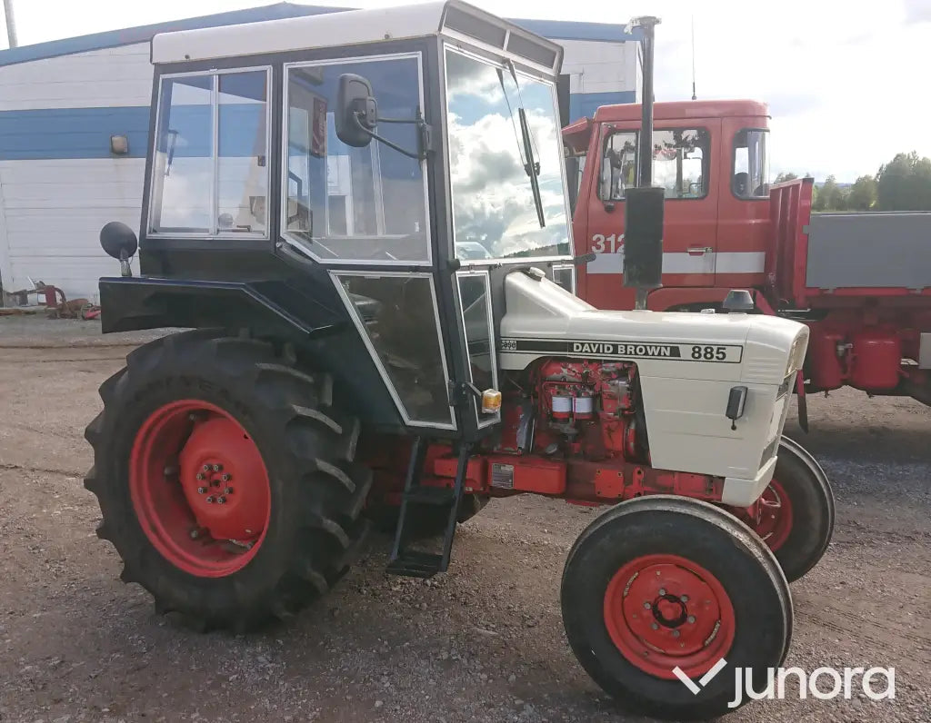 Traktor David Brown 885 Q
