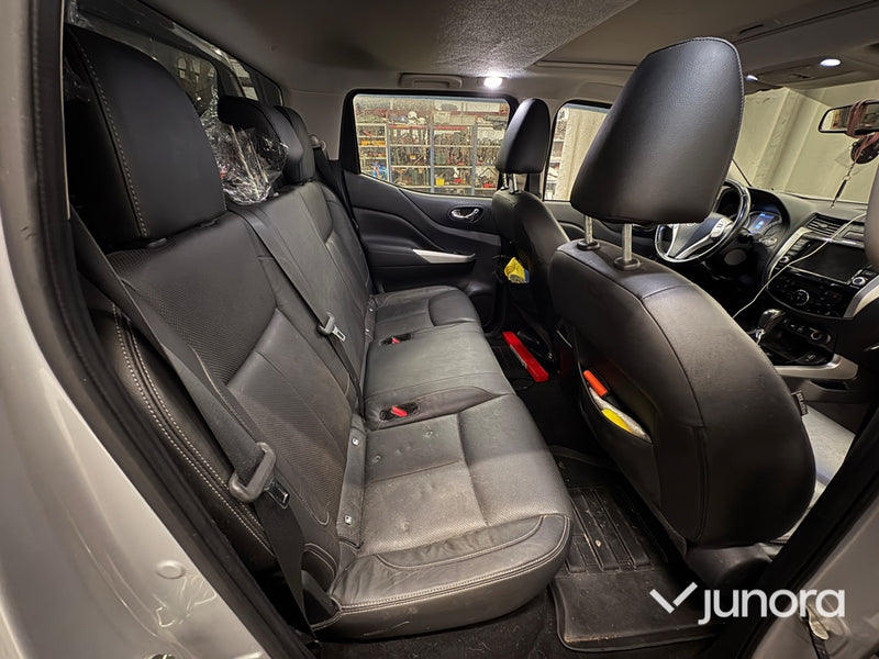 Lätt lastbil - Nissan Navara