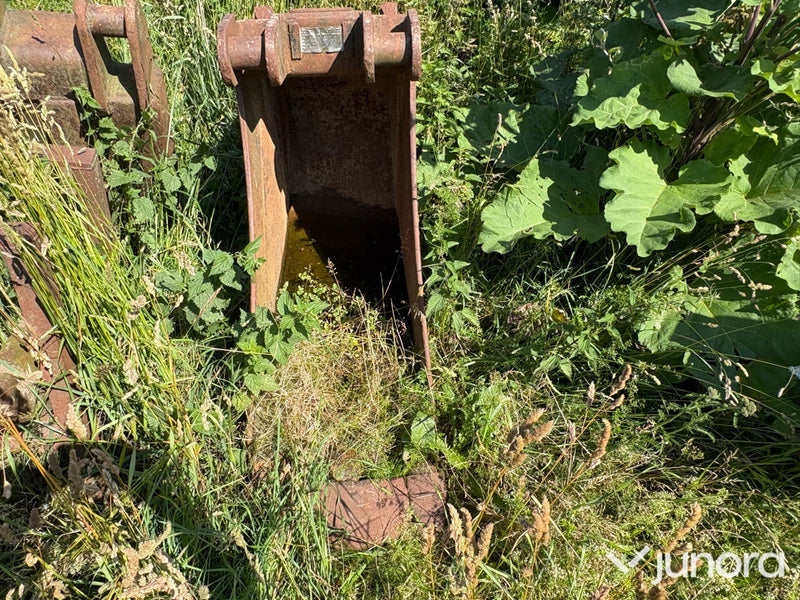 Åkerman hjulgrävare med tiltrotator & redskap