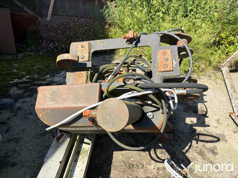 Åkerman hjulgrävare med tiltrotator & redskap