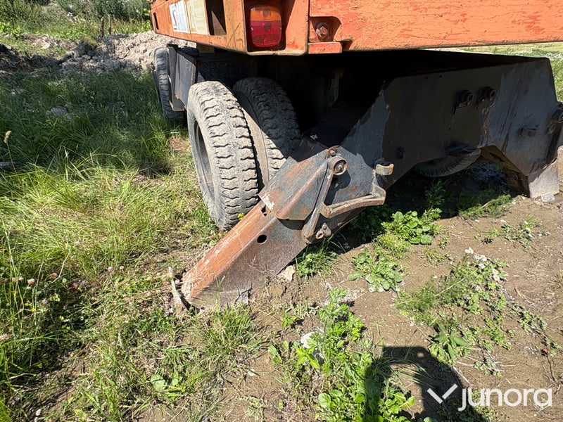 Åkerman hjulgrävare med tiltrotator & redskap
